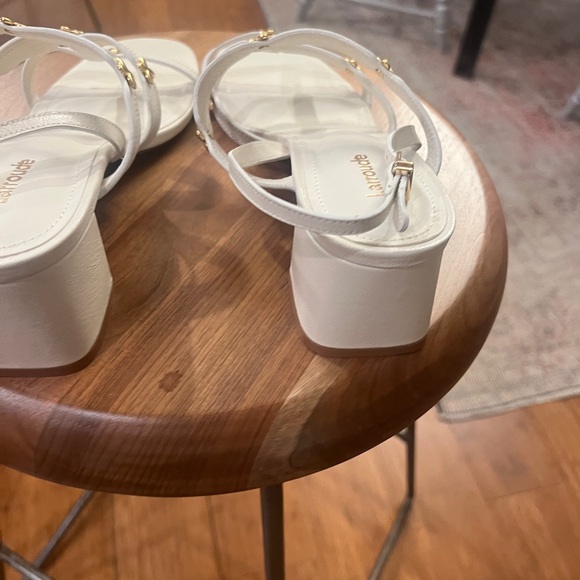 Larroudé Harmony Block Heel Sandals White w/ Gold Sz 9 - Picture 11 of 16